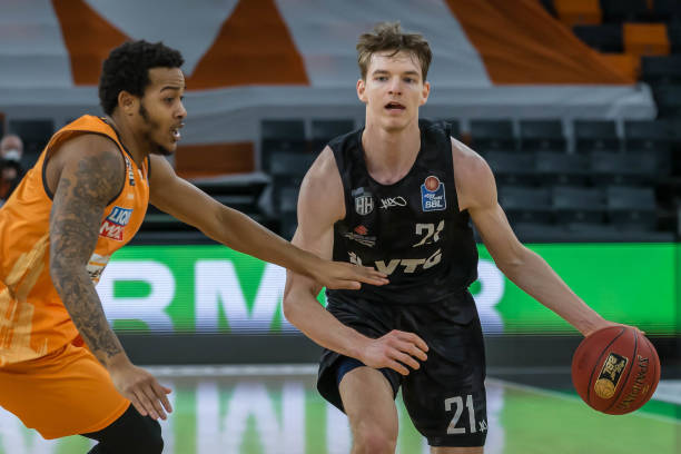 上留下了不 上留下了不