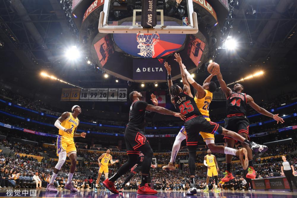 拉扯或压制 拉扯或压制