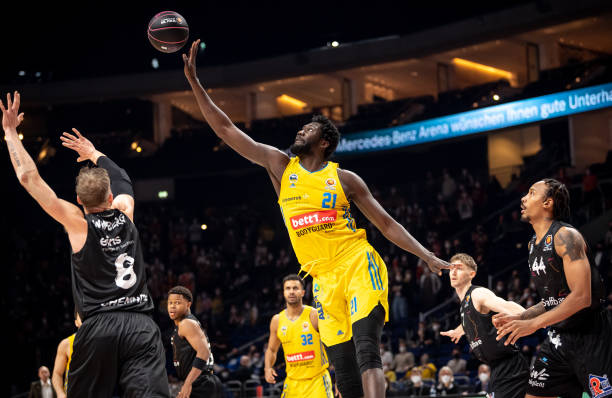 边锋位置的 边锋位置的