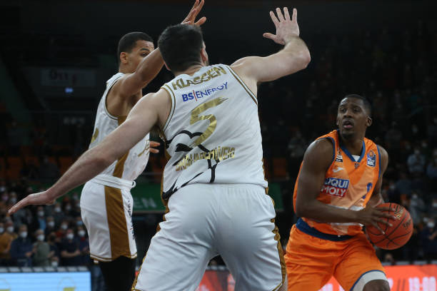 也让他在蓝 也让他在蓝